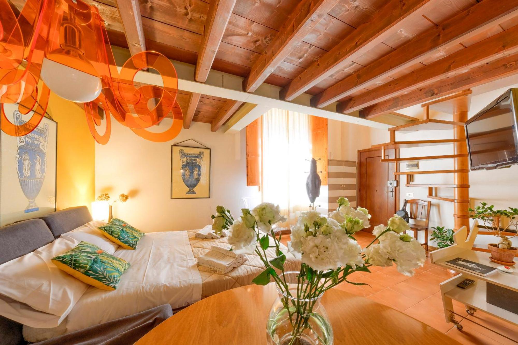 La Casa Di Dante Alighieri Apartamento Florença Exterior foto